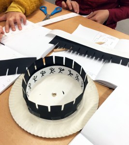 Taller Construcció Zoòtrop Extraescolars STEAM