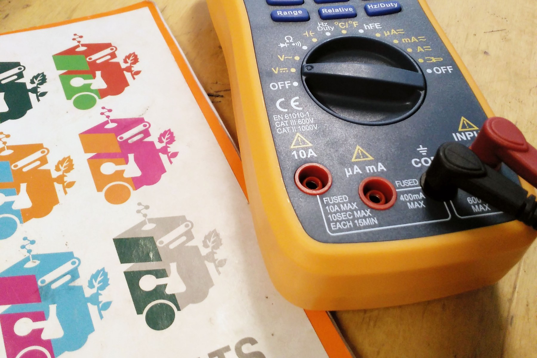 Tallers Extraescolars Ciència STEAM Circuits Elèctrics