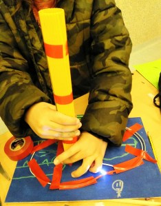 Tallers Extraescolars Ciència STEAM Circuits Elèctrics