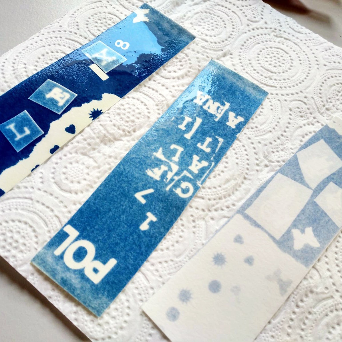 Taller Cianotípia Biblioteques STEAM Sant Jordi Punts Llibre