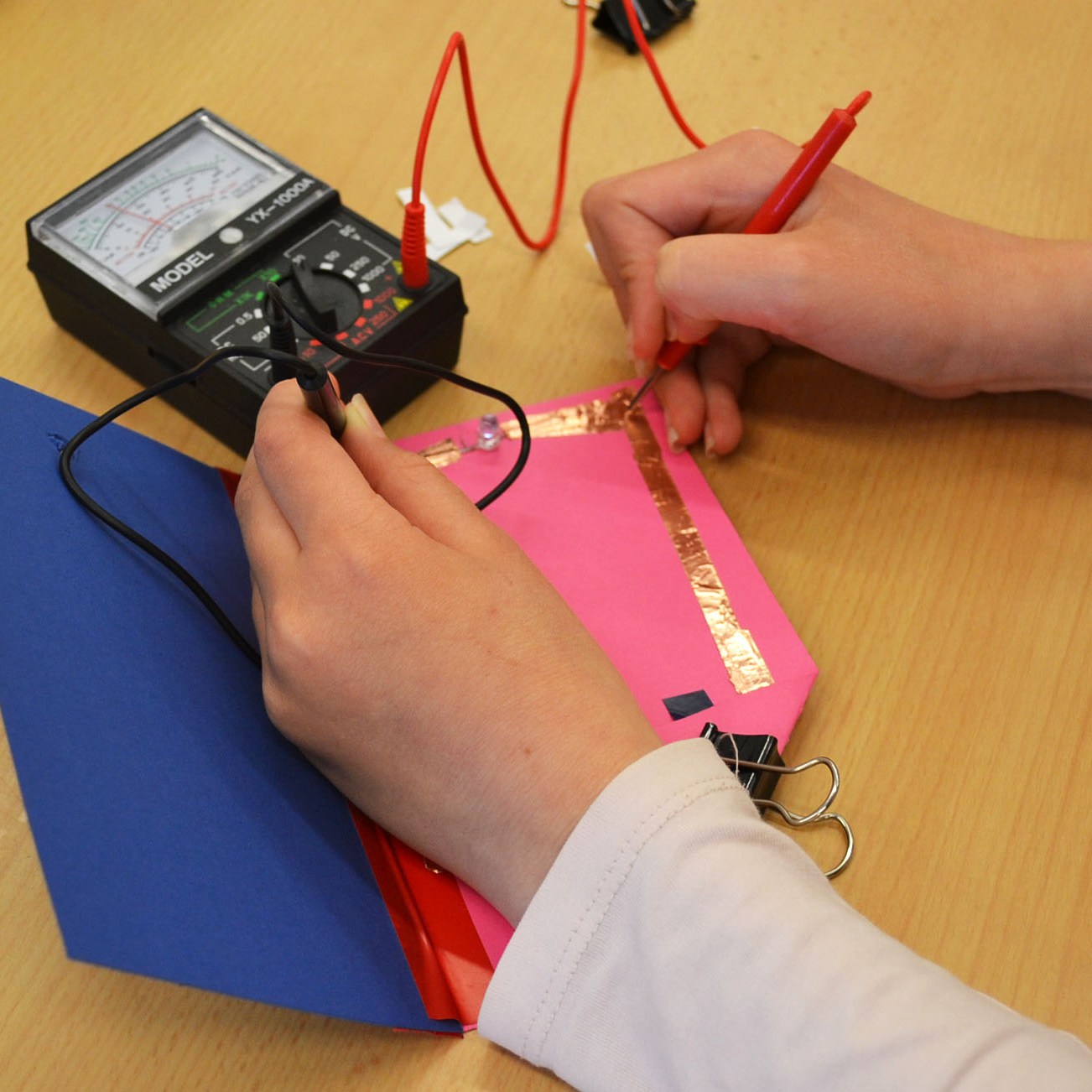 Tallers Ciència Tecnologia STEAM Circuits Elèctrics