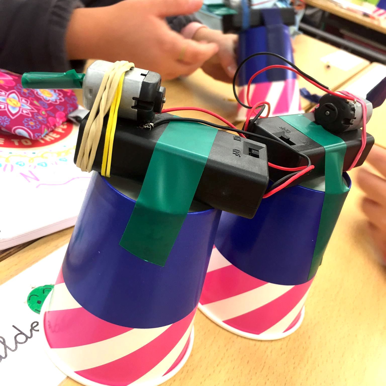 Taller Robòtica Drawbots Extraescolars Escoles STEAM