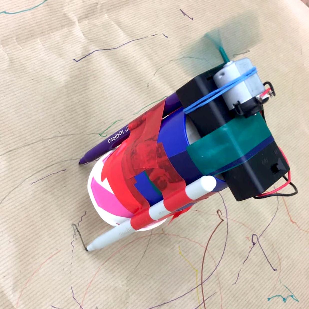 Taller Robòtica Drawbots Extraescolars Escoles STEAM