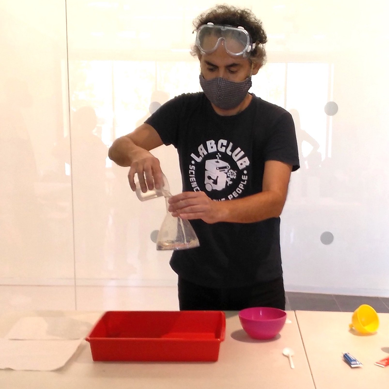 Tallers Ciència Química peròxid hidrogen STEAM