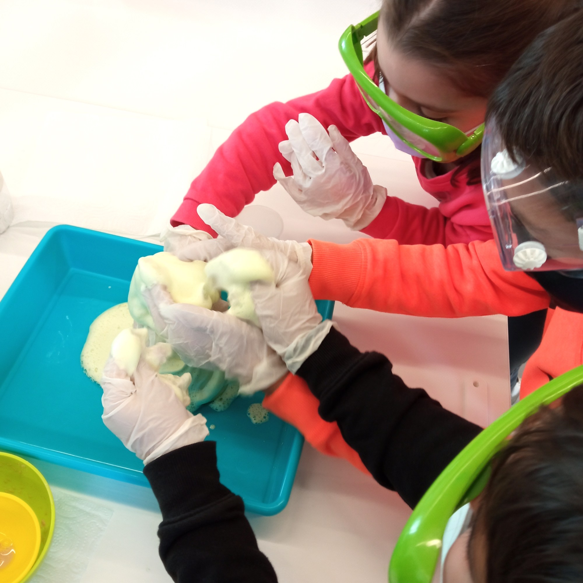 Tallers Ciència Química peròxid hidrogen STEAM