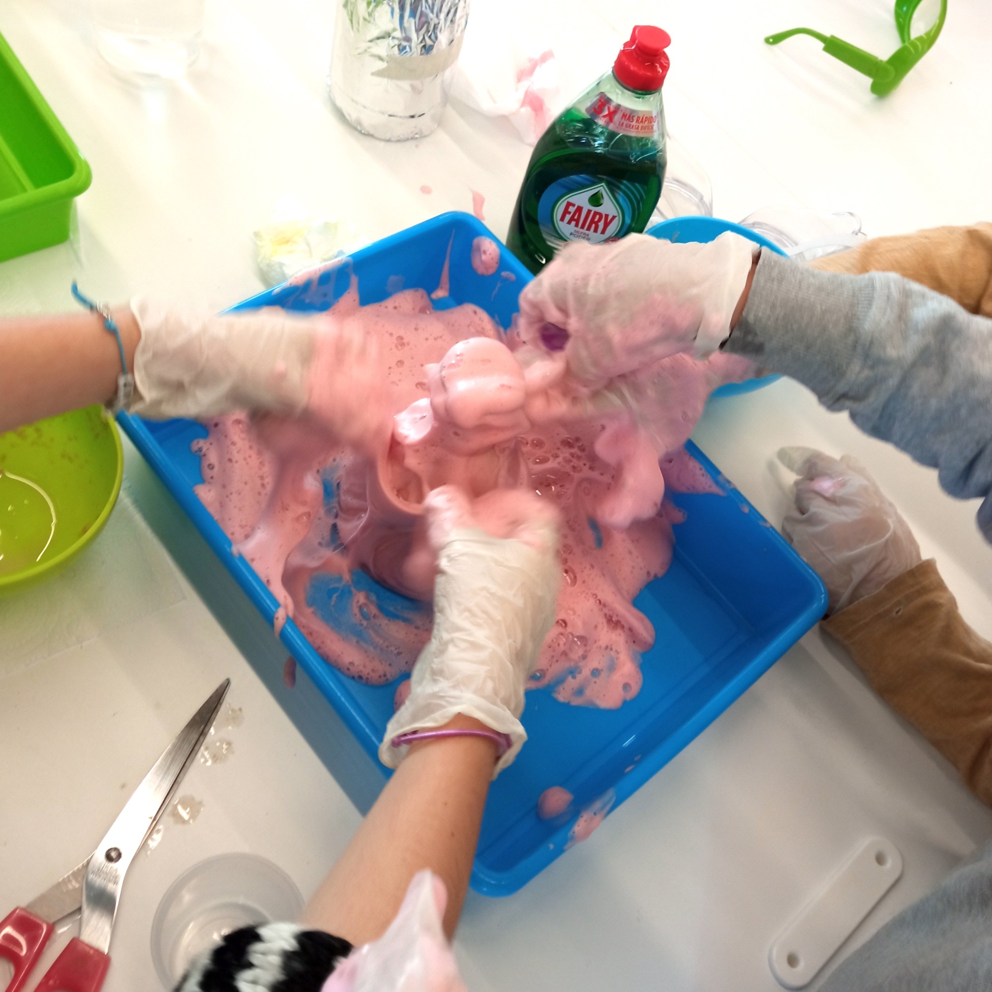 Tallers Ciència Química peròxid hidrogen STEAM