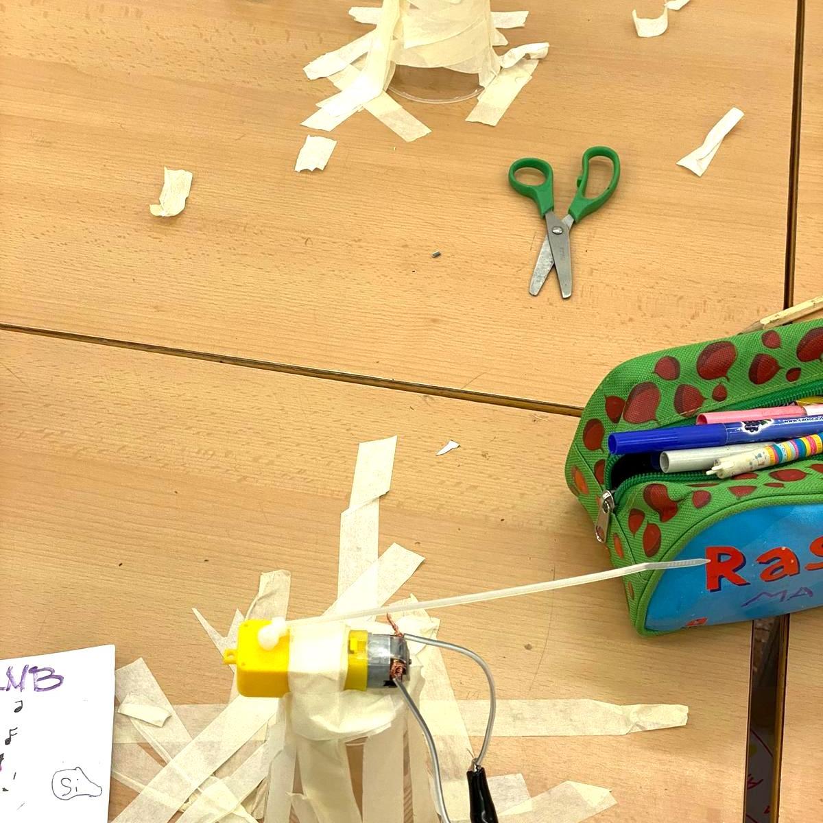 Tallers Ciència Tecnologia STEAM Circuits Elèctrics motors