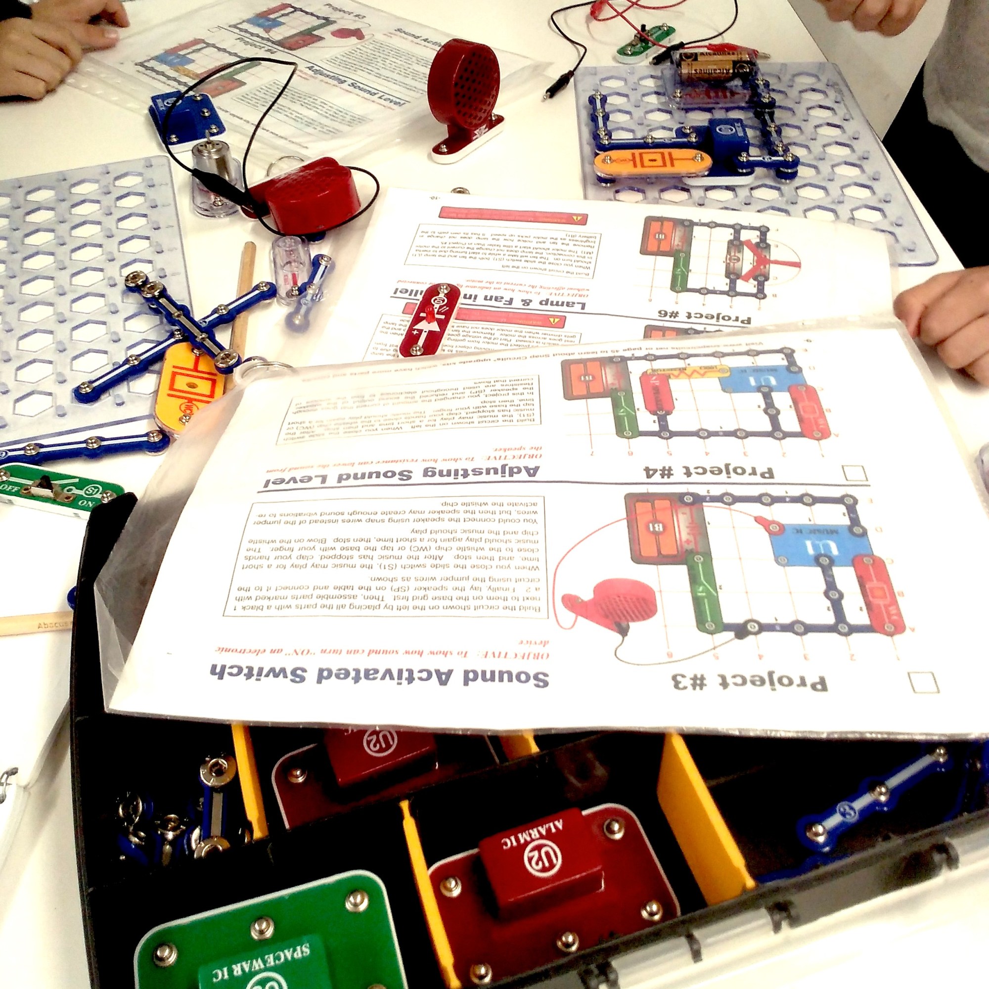Tallers Ciència Tecnologia STEAM Circuits Elèctrics