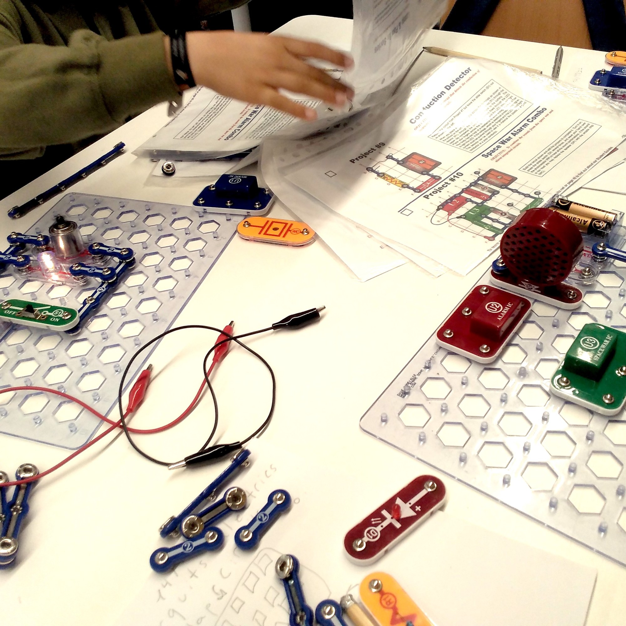 Tallers Ciència Tecnologia STEAM Circuits Elèctrics