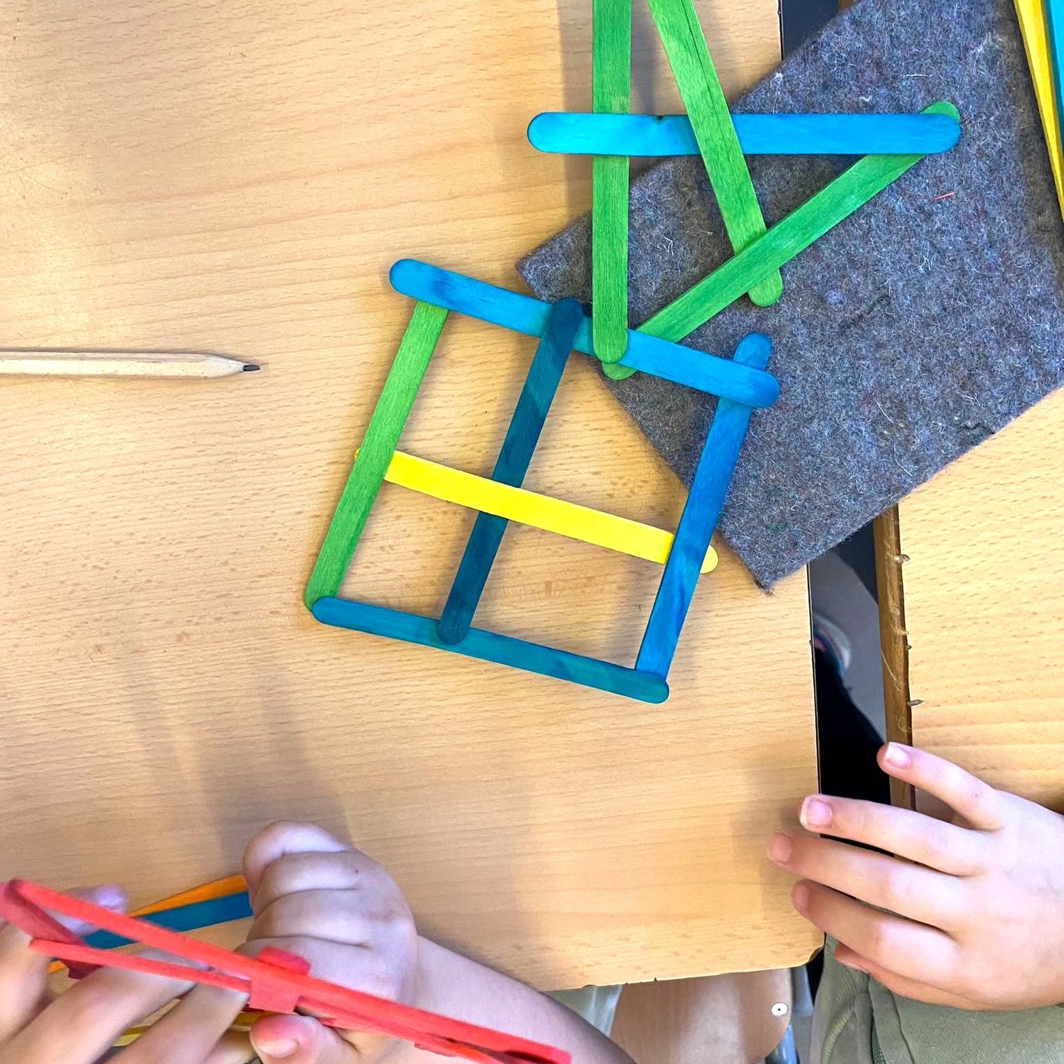 Tallers Reaccions en cadena energia potencial Ciència STEM