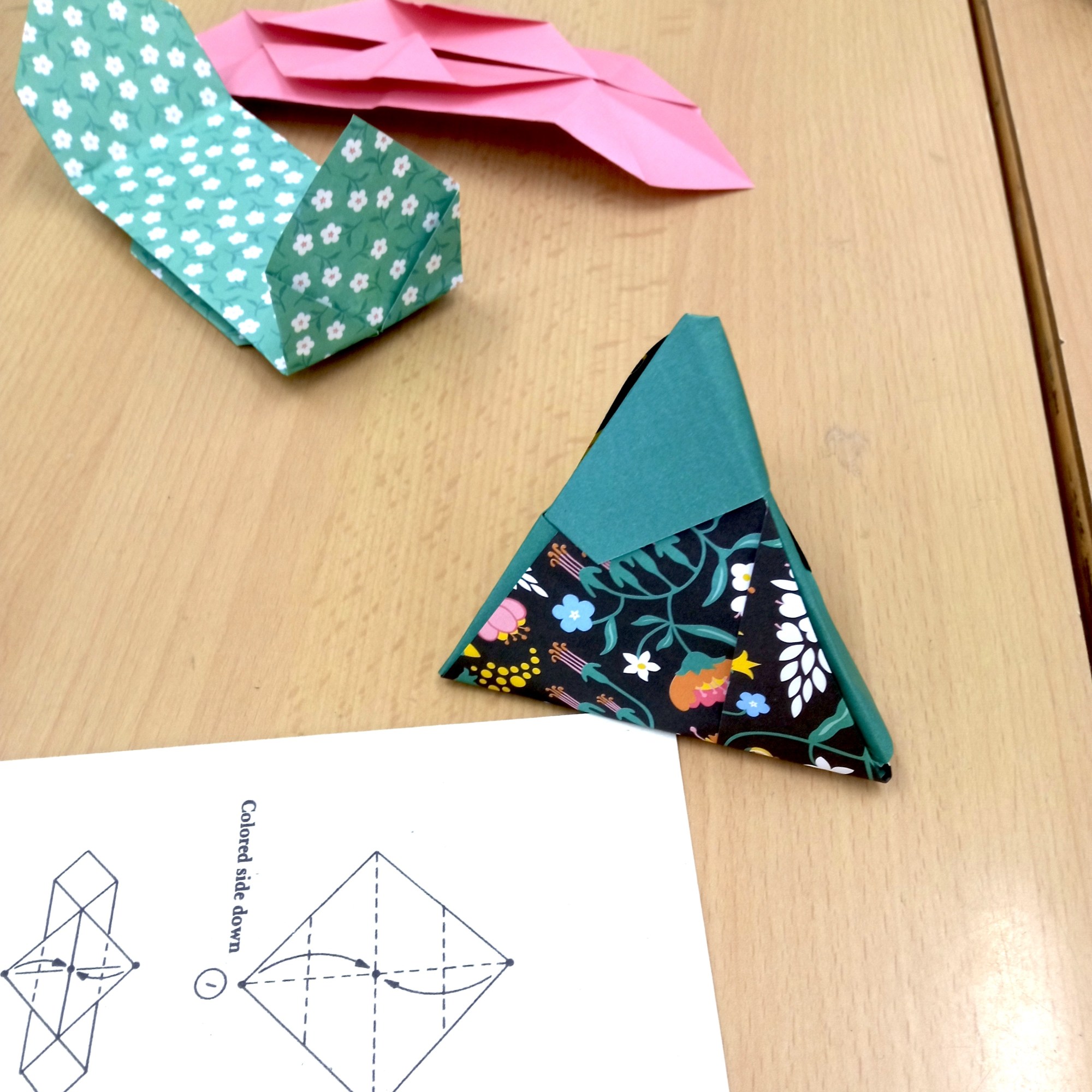 Tallers extraescolars Ciència Sòlids Platònics Origami tetràedres cubs STEAM